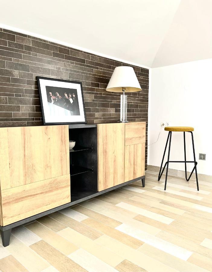 Sky - Beautiful Rooftop Apartment With Shared Pool Split Buitenkant foto