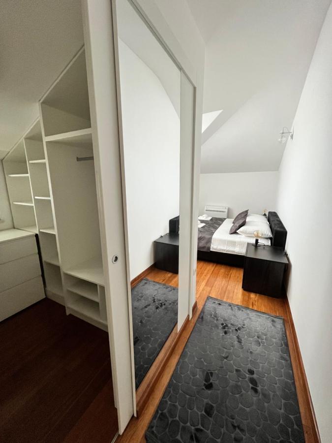 Sky - Beautiful Rooftop Apartment With Shared Pool Split Buitenkant foto