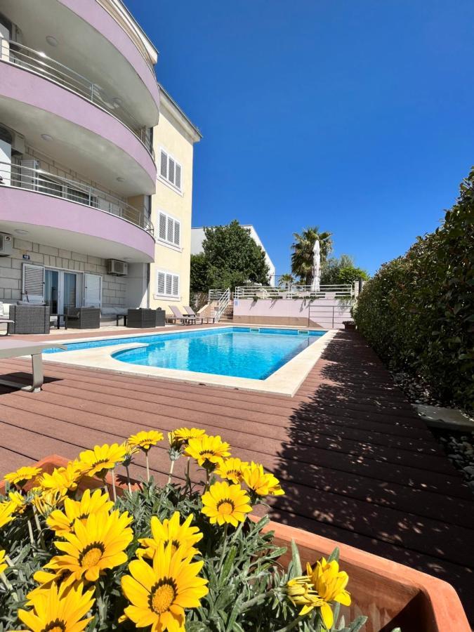 Sky - Beautiful Rooftop Apartment With Shared Pool Split Buitenkant foto