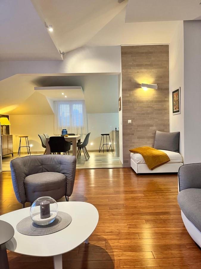 Sky - Beautiful Rooftop Apartment With Shared Pool Split Buitenkant foto